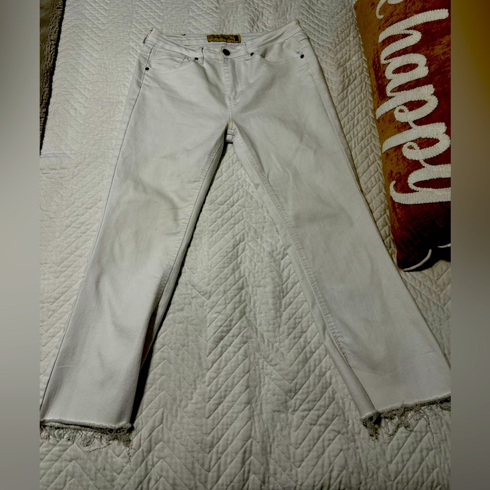 White jeans, cropped, unfinished him, size 28, indigo Saints